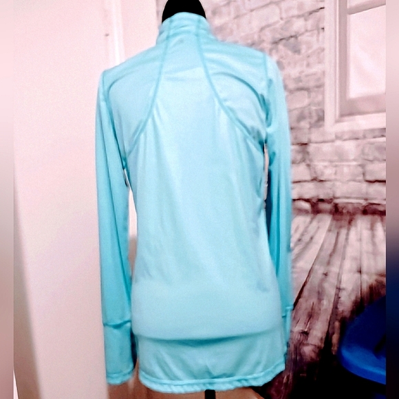 DANSKIN SEMI FITTED TURQUOISE AND WHITE PINSTRIPE ATHLETIC TOP WOMEN'S SIZE L - Picture 3 of 9